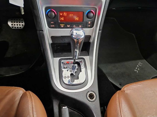 Peugeot 307 cc 2.0 16v oxygo, 88-th-tr - afbeelding 6 van  7