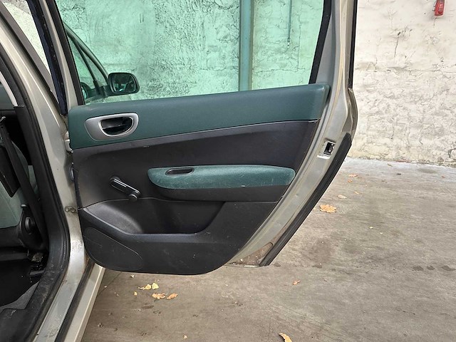 Peugeot 307 sw 1.6 16v 109pk 2003, 98-nl-hn - afbeelding 24 van  36