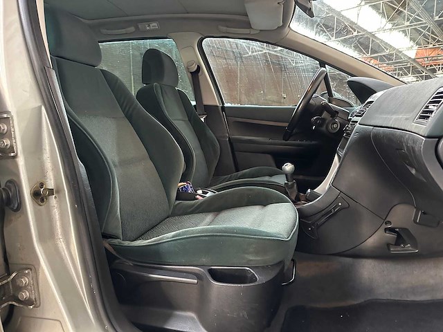 Peugeot 307 sw 1.6 16v 109pk 2003, 98-nl-hn - afbeelding 27 van  36
