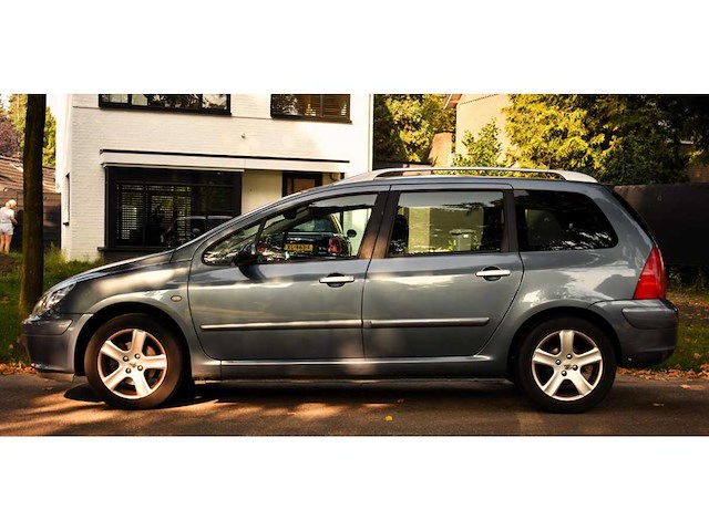 Peugeot 307 sw 2.0 16v premium 2005 - afbeelding 11 van  17