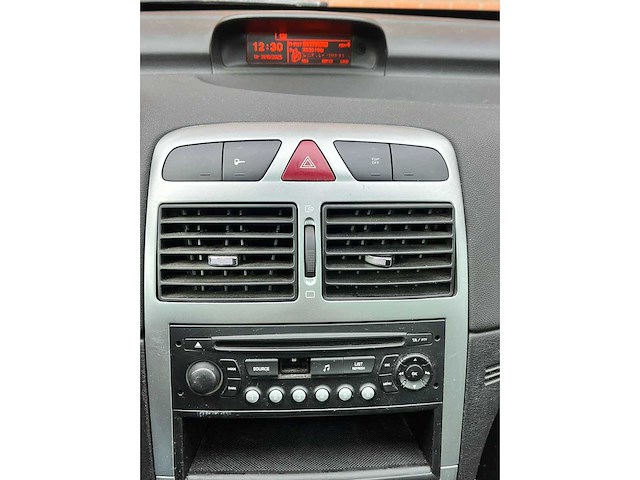 Peugeot 307 sw 2.0 16v premium automaat, 81-rh-dh - afbeelding 3 van  16