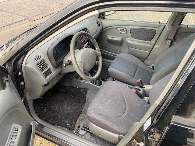 Peugeot 307 sw 2.0 hdi premium 8899 - afbeelding 8 van  18