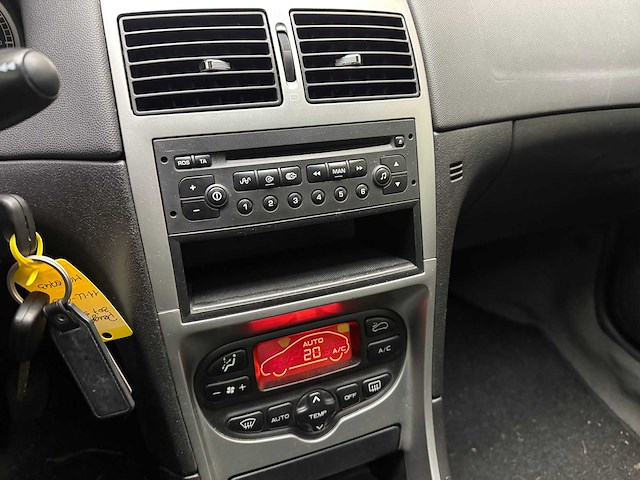 Peugeot 307 sw 2.0 hdif pack 2003 - afbeelding 8 van  14