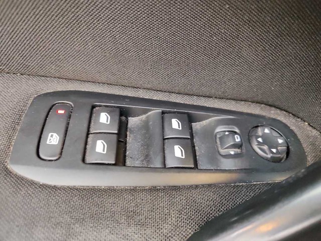 Peugeot 308 1.2 e-thp blue lease; 8-xlt-61 - afbeelding 11 van  13