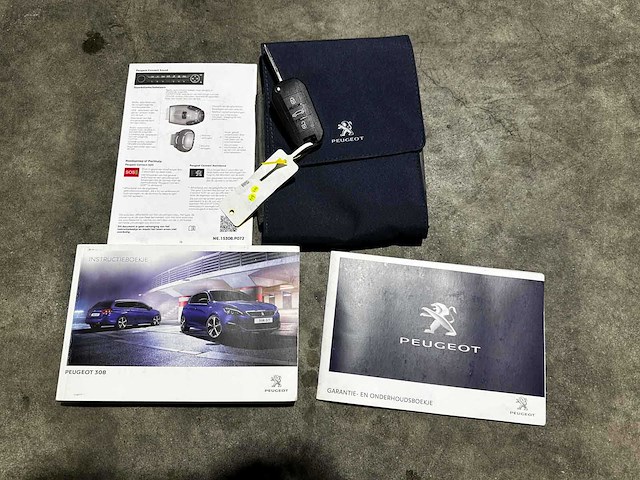 Peugeot 308 1.2 puretech blue lease executive 110pk 2016 (origineel-nl), jj-650-n - afbeelding 35 van  42