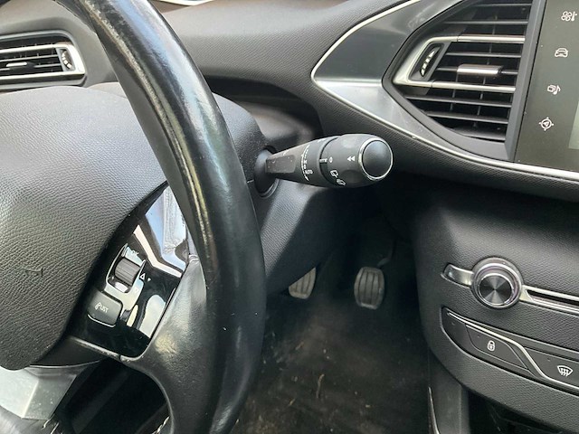Peugeot 308 personenauto - afbeelding 9 van  40