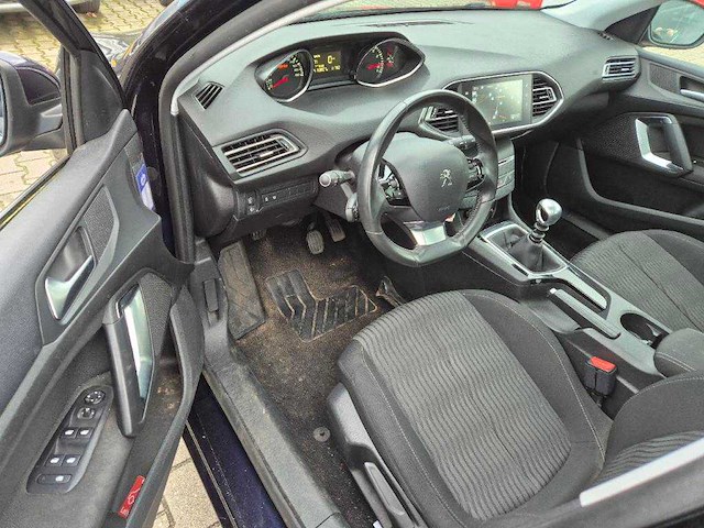Peugeot 308 sw 1.2 blue lease executive; 2-xjk-99 - afbeelding 4 van  8