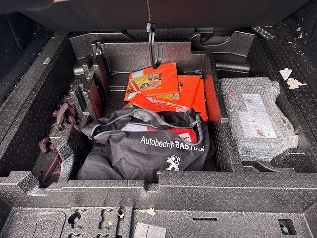 Peugeot 308 sw 1.2 e-thp active 2015 | 8-zrd-87 - afbeelding 18 van  30