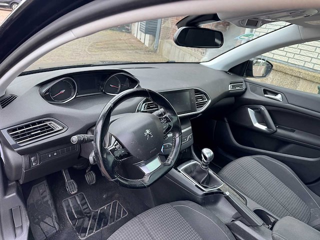 Peugeot 308 sw 1.2 puret.blue l. ex *td-547-f - afbeelding 13 van  31