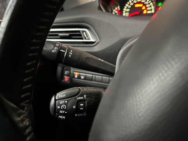 Peugeot 308 sw 1.2 puret.blue lease 109pk 2017, nj-659-d - afbeelding 15 van  38