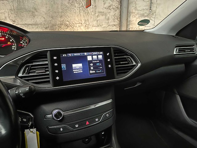 Peugeot 308 sw 1.2 puret.blue lease 109pk 2017, nj-659-d - afbeelding 19 van  38