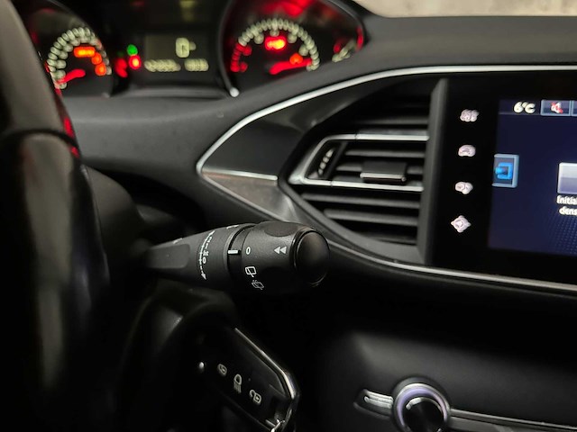Peugeot 308 sw 1.2 puret.blue lease 109pk 2017, nj-659-d - afbeelding 23 van  38