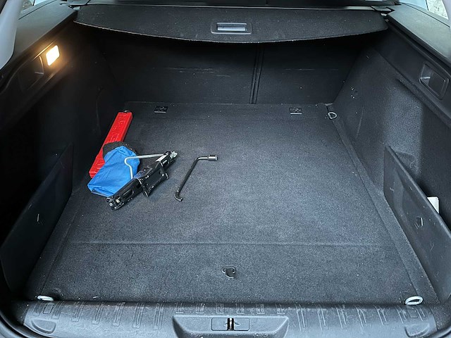 Peugeot 308 sw 1.2 puret.blue lease 109pk 2017, nj-659-d - afbeelding 32 van  38