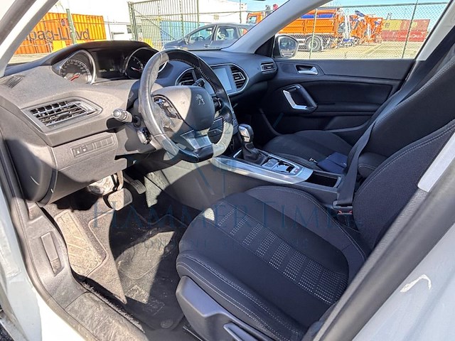 Peugeot 308 sw 1.2 puretech allure stt 130 at, 2017 - afbeelding 3 van  31
