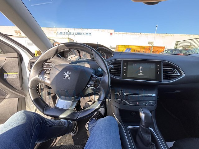 Peugeot 308 sw 1.2 puretech allure stt 130 at, 2017 - afbeelding 5 van  31