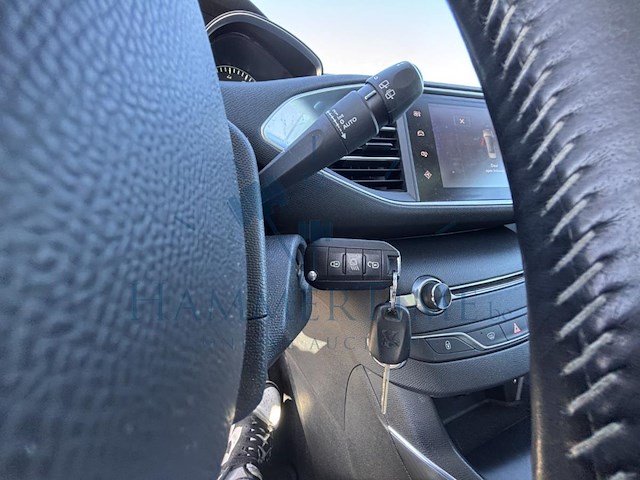 Peugeot 308 sw 1.2 puretech allure stt 130 at, 2017 - afbeelding 10 van  31