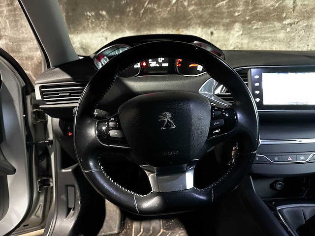 Peugeot 308 sw 1.2 puretech blue lease executive 110pk 2016 (origineel-nl), jt-458-p - afbeelding 9 van  38