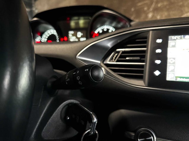 Peugeot 308 sw 1.2 puretech blue lease executive 110pk 2016 (origineel-nl), jt-458-p - afbeelding 16 van  38