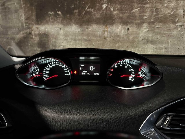 Peugeot 308 sw 1.2 puretech blue lease executive 110pk 2016 (origineel-nl), jt-458-p - afbeelding 17 van  38