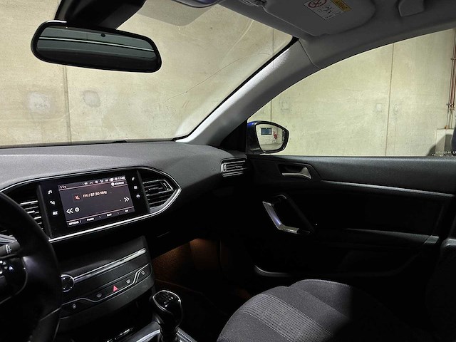 Peugeot 308 sw 1.2 puretech blue lease premium 5d 131pk 2020 (origineel-nl), h-199-pd - afbeelding 10 van  40