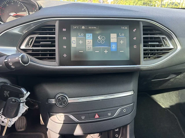 Peugeot 308 sw 1.2 puretech blue lease premium | jh-125-d i - afbeelding 4 van  14