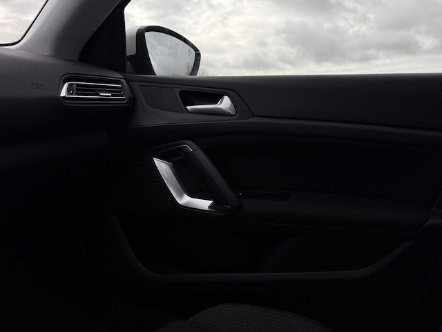 Peugeot 308 sw 1.2 puretech blue lease premium; pj-537-v - afbeelding 1 van  9