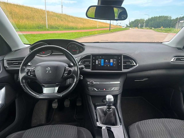 Peugeot 308 sw 1.2 turbo blue lease executive 2014 | nh-835-d i - afbeelding 7 van  13