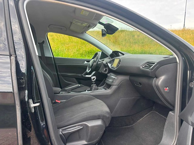 Peugeot 308 sw 1.2 turbo blue lease executive 2014 | nh-835-d i - afbeelding 12 van  13
