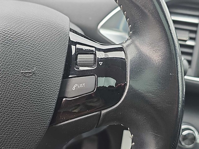Peugeot 308 sw 1.2 turbo blue lease executive 2016 | kv-453-t* - afbeelding 17 van  32