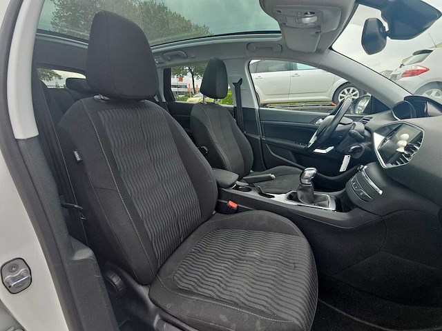 Peugeot 308 sw 1.2 turbo blue lease executive 2016 | kv-453-t* - afbeelding 25 van  32