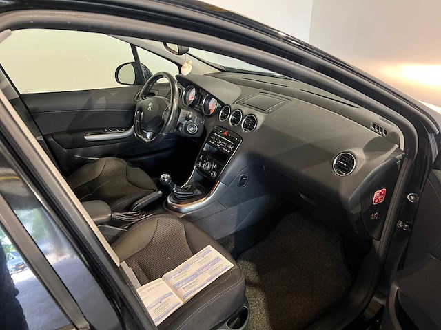 Peugeot 308 sw 1.6 vti style, 8-xlg-93 - afbeelding 18 van  19