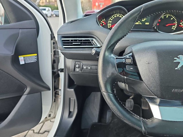 Peugeot 308 sw 2.0 bluehdi blue lease executive 2014 | rk-099-t - afbeelding 9 van  30
