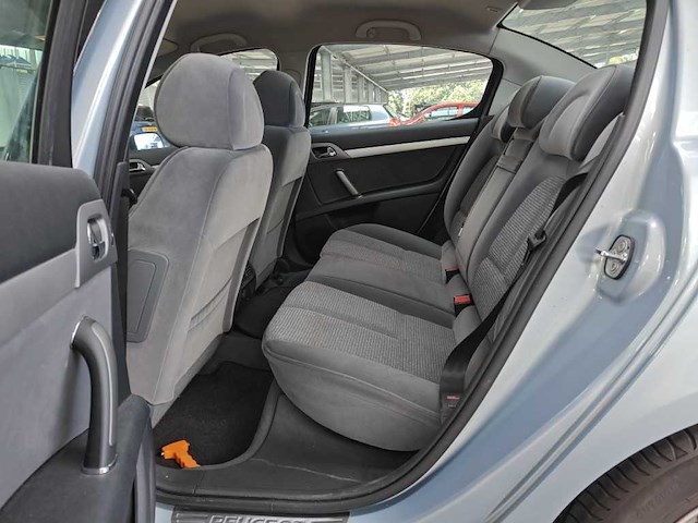 Peugeot 407 2.2-16v xr pack , 23-rf-bv - afbeelding 13 van  15