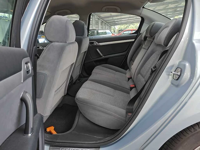 Peugeot 407 2.2-16v xr pack , 23-rf-bv - afbeelding 14 van  16