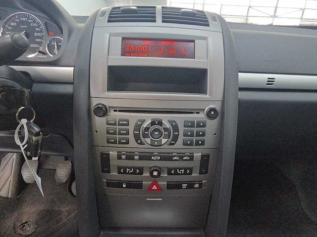 Peugeot 407 2.2-16v xr pack , 23-rf-bv - afbeelding 16 van  16