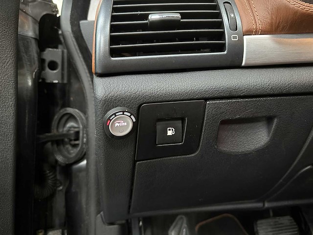 Peugeot 407 coupé 3.0-24v féline 208pk 2006, 12-sr-xl - afbeelding 13 van  39