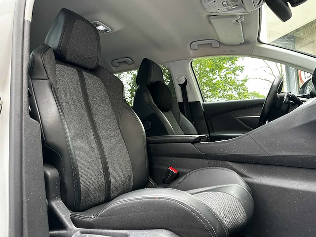 Peugeot 5008 1.2 puretech blue lease premium avantage 131pk 2020 (origineel-nl) 7-persoons, h-545-zj - afbeelding 40 van  53