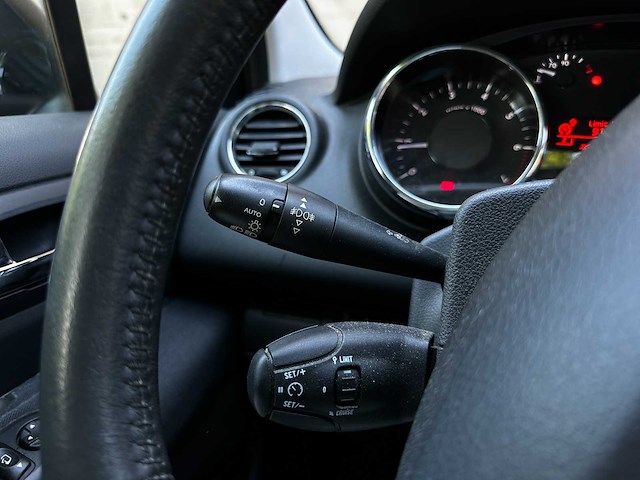 Peugeot 5008 1.6 thp blue lease executive 156pk 2012 (origineel-nl) 7-persoons, 34-xvj-7 - afbeelding 11 van  45
