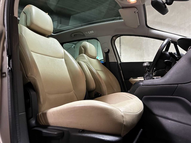 Peugeot 5008 1.6 thp blue lease executive 7-persoons 156pk 2012 (origineel-nl), 31-tzn-5 - afbeelding 45 van  48