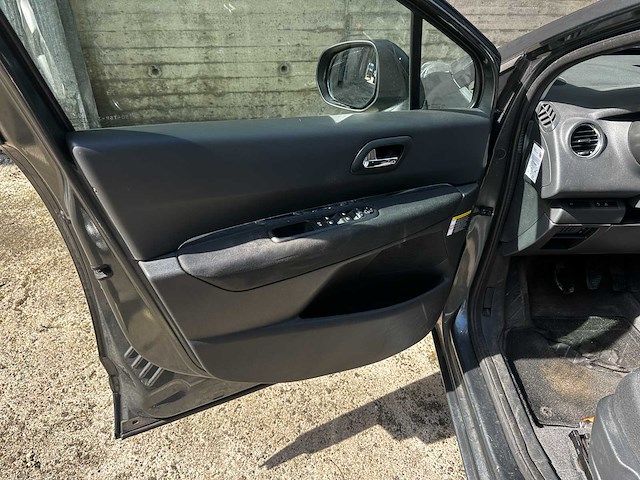Peugeot 5008 1.6 vti blue lease 7-persoons 120pk 2012 (origineel-nl), 50-tsp-3 - afbeelding 18 van  37