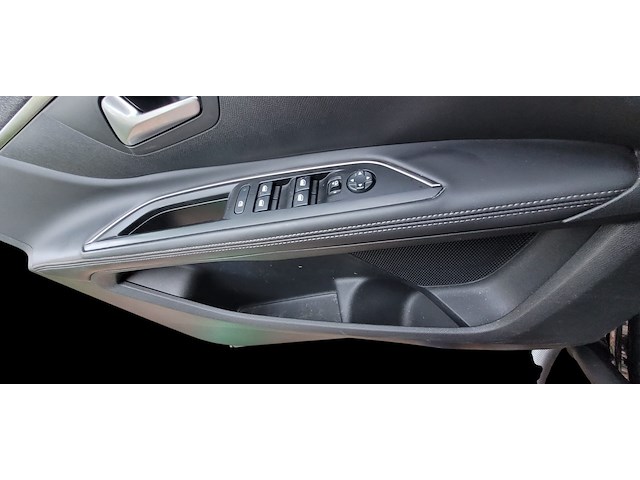 Peugeot 5008 mpv met kenteken tb-457-f - afbeelding 9 van  23