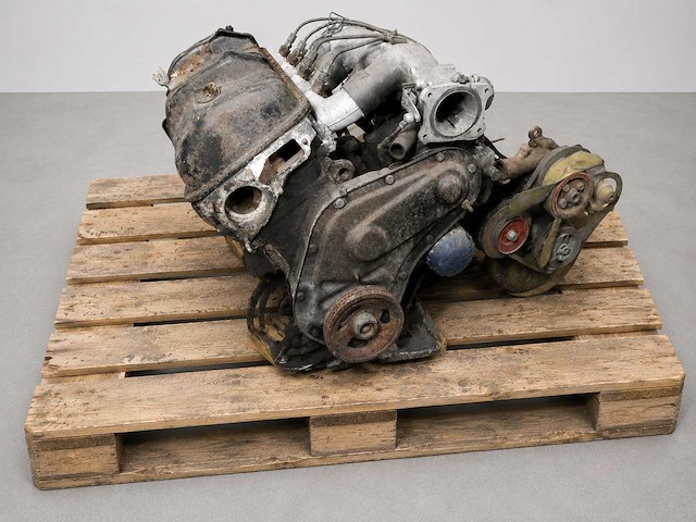 Peugeot 504 fuel injection engine | original french classic engine - afbeelding 11 van  11