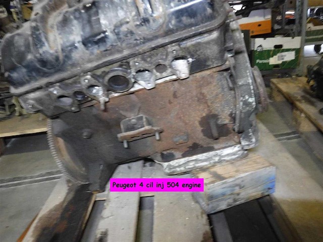 Peugeot 504 fuel injection engine | original french classic engine - afbeelding 4 van  11
