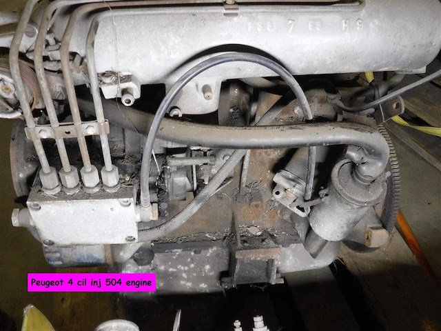 Peugeot 504 fuel injection engine | original french classic engine - afbeelding 7 van  11