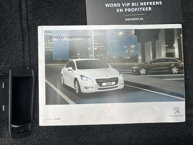 Peugeot 508 sw 1.6 thp blue lease executive 2012 | 02-tdj-2 - afbeelding 19 van  26