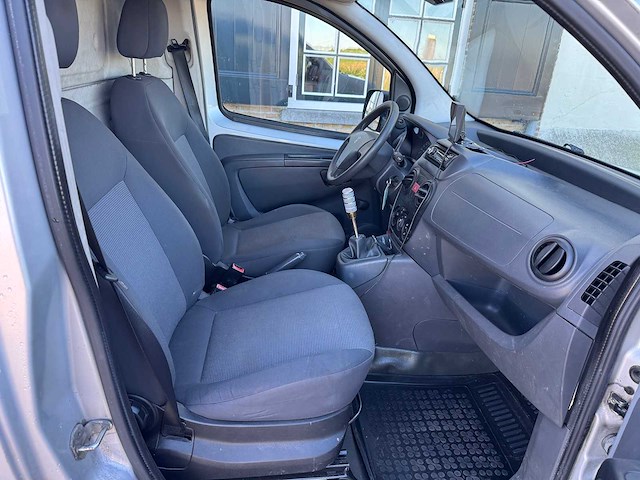 Peugeot bipper 1.4 hdi 91-vts-4 - afbeelding 8 van  12