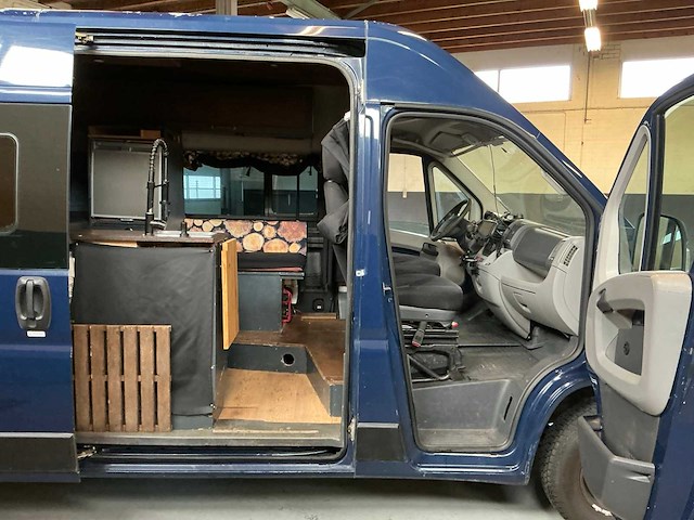 Peugeot boxer - zelfbouw camper - afbeelding 14 van  15