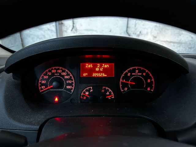 Peugeot boxer 330 2.0 hdi pro 6-persoons bedrijfswagen 110pk 2017, vfz-61-l - afbeelding 10 van  31