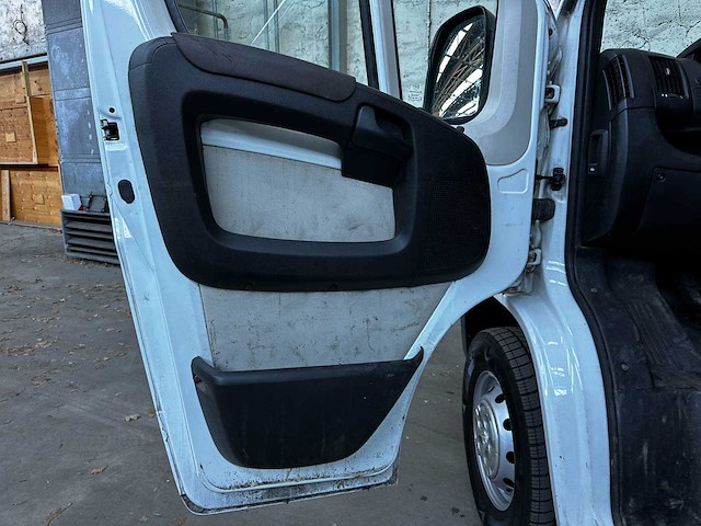 Peugeot boxer 330 2.0 hdi pro 6-persoons bedrijfswagen 110pk 2017, vfz-61-l - afbeelding 15 van  31