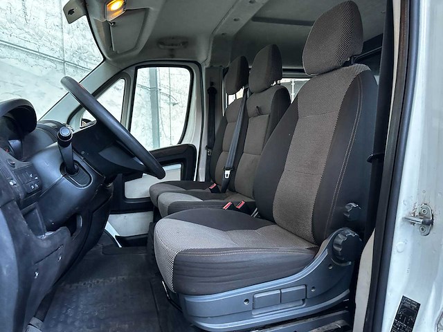 Peugeot boxer 330 2.0 hdi pro 6-persoons bedrijfswagen 110pk 2017, vfz-61-l - afbeelding 16 van  31